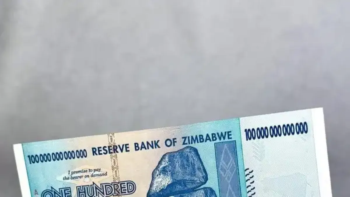 С банкнота от $100 трилиона в Зимбабве си купуват дъвка!