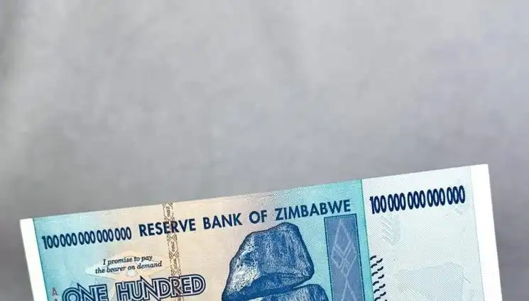 С банкнота от $100 трилиона в Зимбабве си купуват дъвка!