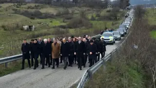 Тъжното шествие към гроба на Тюркян Снимки