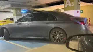 Баровец със скъп Мерцедес ядоса столичани с паркирането си Снимки