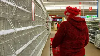 Руснаците са изправени пред недостиг на стоки и скок на цените от 30%