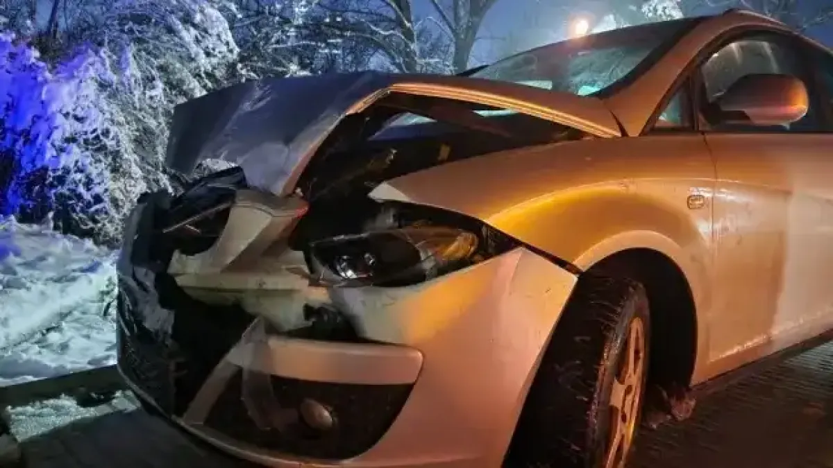 Зрелище: Автобус и 3 коли се нанизаха във Враца, щетите са огромни Снимки