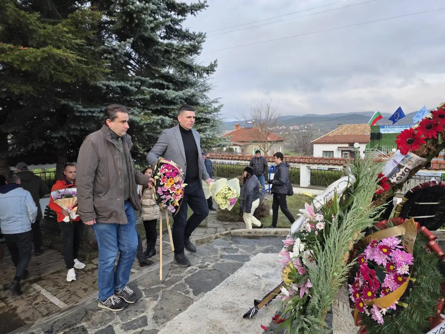 Бяс в България срещу простотията на Мирчев и Божанов: Лицемери, не ви мразя, просто сте жалки с това, което направихте