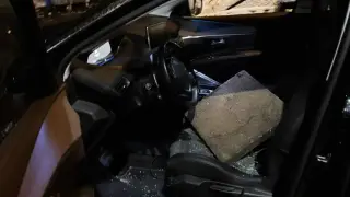 Грозна вандалщина на пъпа на София, куп шофьори изреваха Видео
