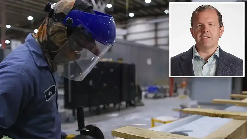 Шеф-мечта раздаде коледни бонуси по над $440 хил. на човек