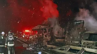 Брутална катастрофа с над 50 коли в Япония, има жертва и ранени Видео 18+