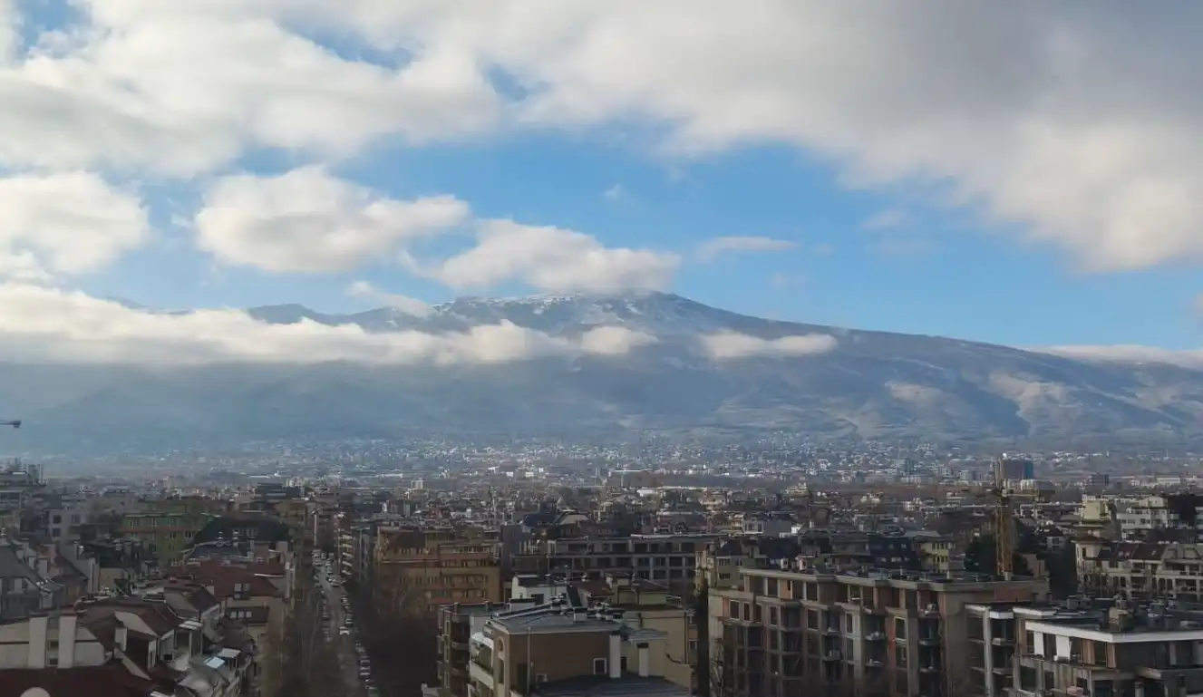 Времето полудява! От -5 до 15 градуса само за броени дни