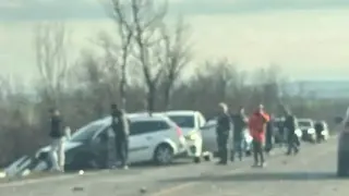 Кола се заби в камион, щетите са сериозни