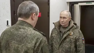 Путин се появи в Украйна във военна униформа