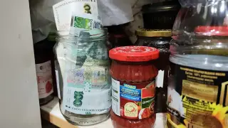 Вадят се пари от „буркани“, но има проблем