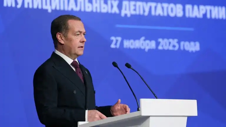 Медведев отправи заплаха: Зеленски ще се крие до края на живота си!