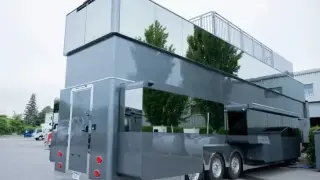 Дворец на колела: Как изглежда най-скъпият кемпер в света Снимки