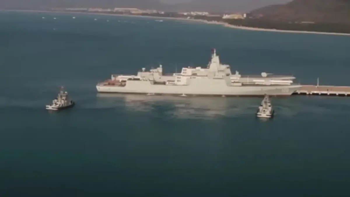 Китай показа хиперзвуковата си ракета YJ-20 в реален полет от разрушител Тип 055