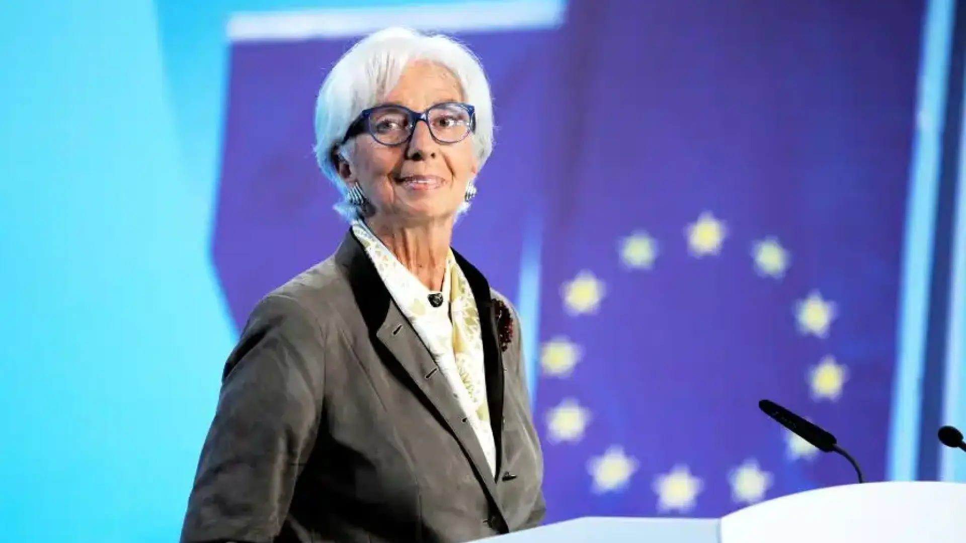 Броени часове преди еврото: Кристин Лагард изпрати силно послание към България