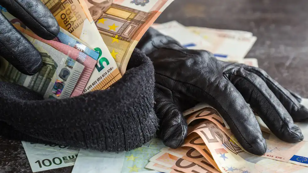 Безпрецедентен удар в Германия: Обраха банков трезор за 30 млн. евро Снимки