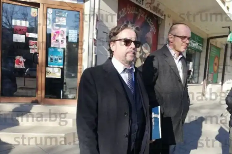 Шефът на НАП поведе мощна акция Снимки
