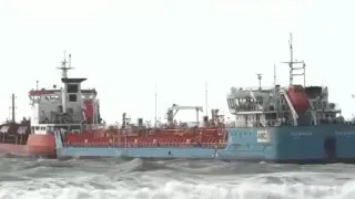 Истанбул обяви тревога: 2 танкера се сблъскаха