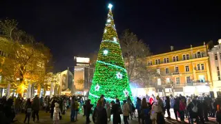 Нова година на открито: строги мерки и мащабни концерти в големите градове