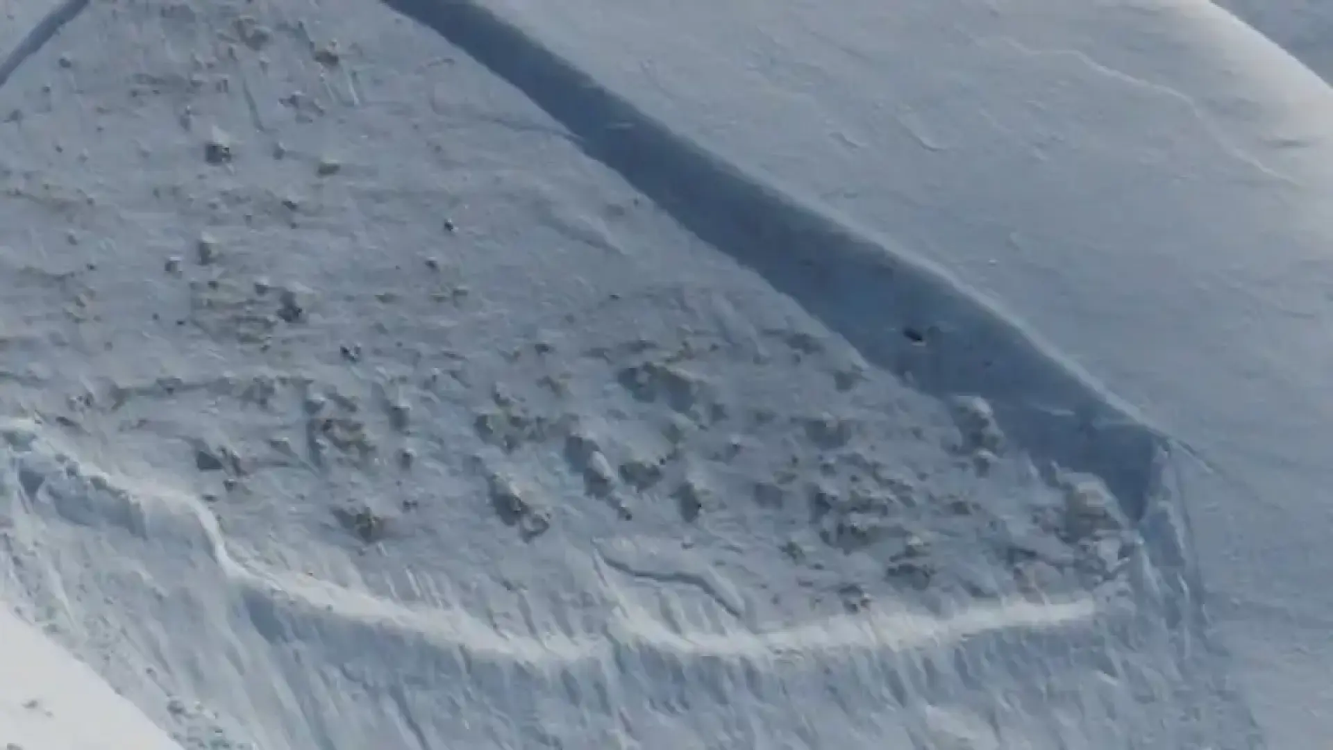 Смъртоносни лавини връхлетяха италианските Алпи: Има загинали