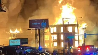 Огнен ужас в Денвър, над 100 пожарникари са на мястоВideo