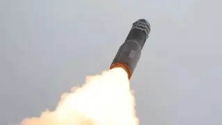 Северна Корея изстреля балистични ракети