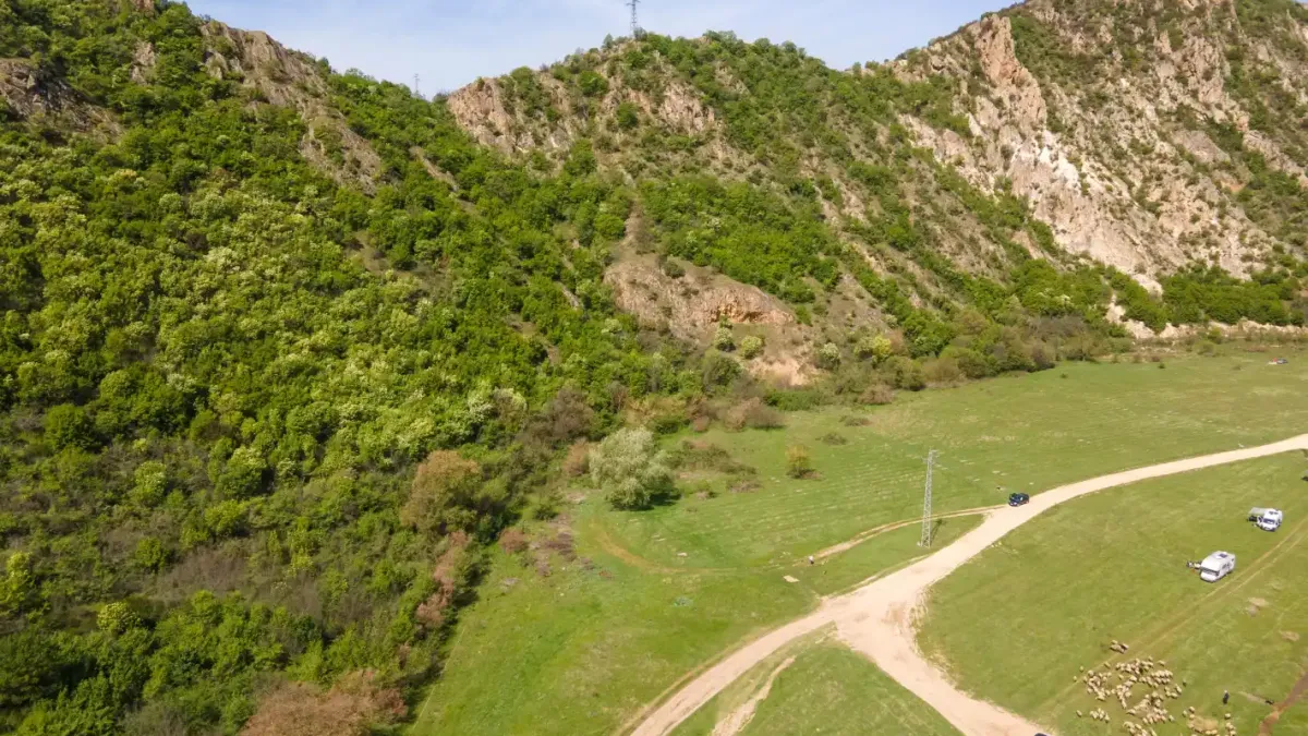 Единствената българска планина с име на дреха - свети в оранжево