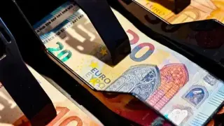 Тотален хаос с еврото: Квартални магазини и пазари връщат в лева, на касовата бележка пише...