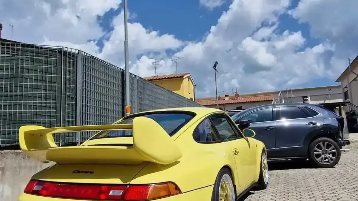 Porsche бе обявено за тотална щета след 4 години на дъното на река, но после... Снимки
