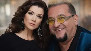 Сдобряване в новогодишен стил: Евгени Минчев и Кали стопиха леда Снимка