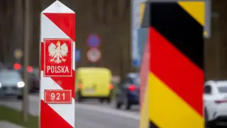 И почват да бегат бате: Поляците напускат Германия за първи път от четвърт век