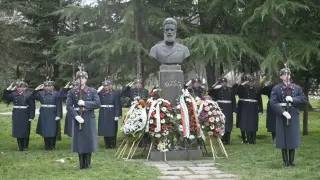 В София отдадоха почит на Христо Ботев Снимки