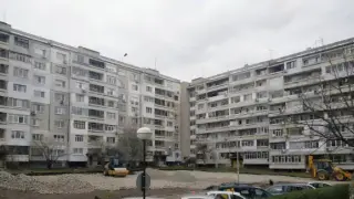 Знаете ли какво се чете при най-дългия блок в България?