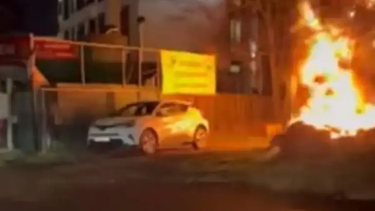 Пламъци край жилищна сграда в София Видео