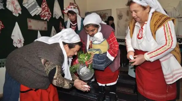 Бабинден е! Спазват се строги ритуали със сексуален символичен смисъл