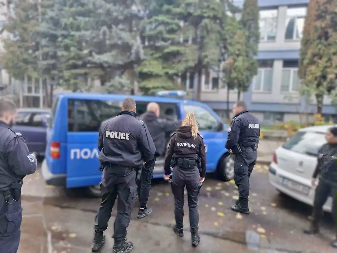 Центърът на София почерня от полиция, тече акция, задържан е много опасен престъпник Снимки