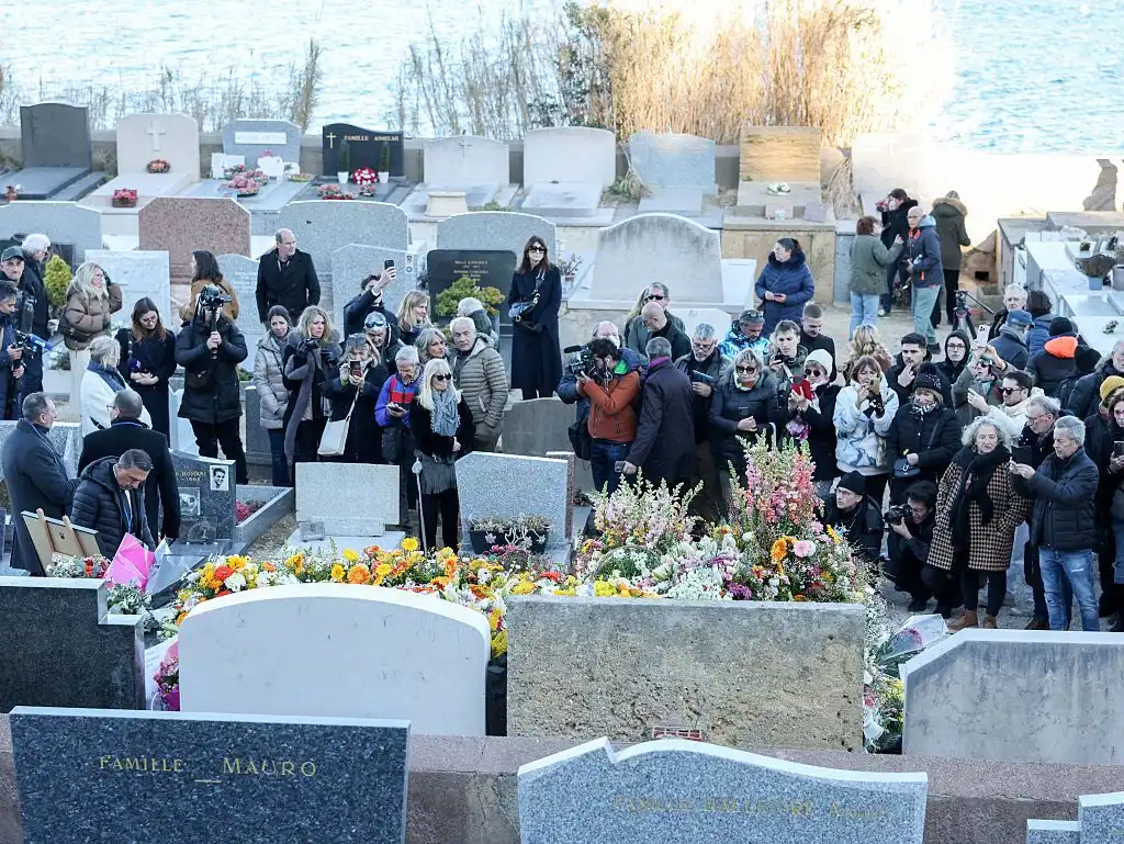 Тих край за Брижит Бардо – положена в морското гробище на Сен Тропе "без излишни церемонии" Видео
