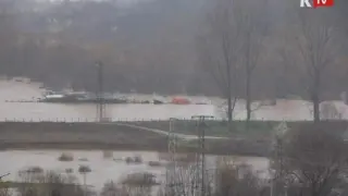 Баща и син оцеляха часове наред върху багер сред придошлата Арда