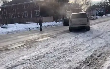 Видео 18+ запечата как имиграционните власти застреляха жена в САЩ