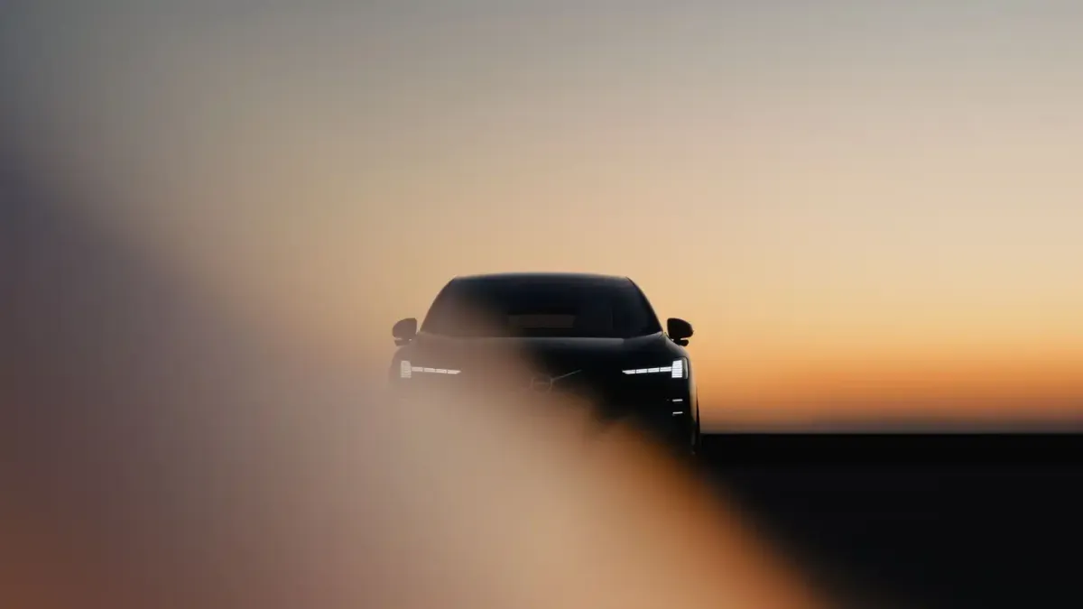 Новото Volvo EX60: Най-добър в класа пробег от 810 км и зареждане толкова бързо, колкото спиране за кафе и гориво