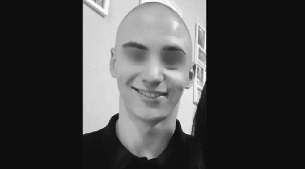 Той преряза гърлото на 18-г. момче без причина пред тоалетната в кафене в село Товаришево Снимки