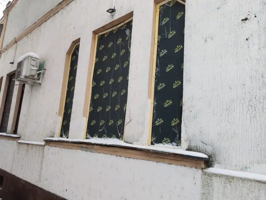 Той преряза гърлото на 18-г. момче без причина пред тоалетната в кафене в село Товаришево Снимки