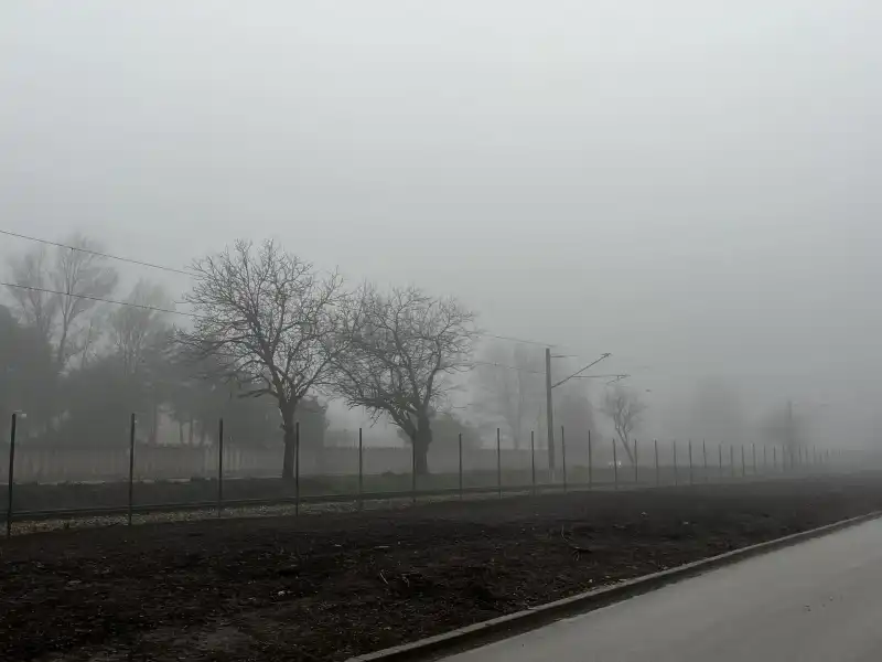 Бай Ганьо си е Бай Ганьо! Срязаха предпазните мрежи край жп линията във Враца, часове след поставянето им Снимки