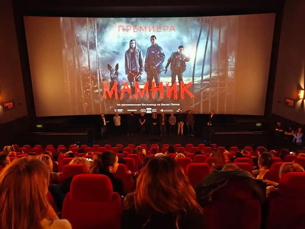 Бляскава премиера и аплодисменти за „Мамник“
