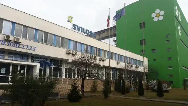 Голямо наше предприятие врътна кранчето, стотици стоят без заплати с месеци