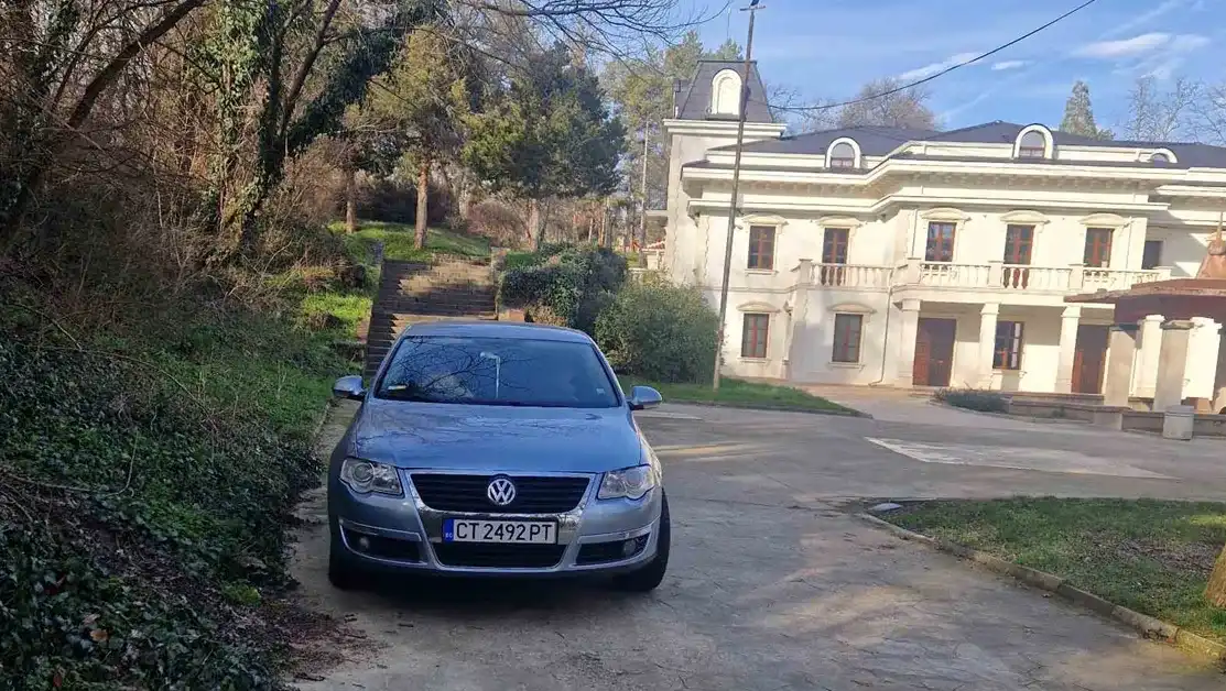 Хората беснеят заради паркирането на тази кола в парк "Момина баня"