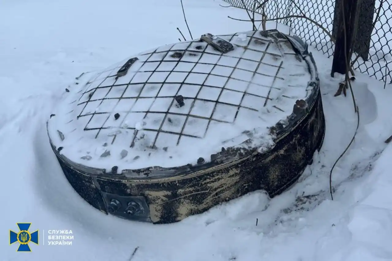 Удар с „Орешник“: СБУ показа останките от ракетата, започна разследване за военно престъпление