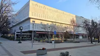 В Универсалния под Аязмото вече се облекчават двойно в евро, предвидливо "удариха" спекулата Снимки