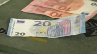 "Сакам да ми върнеш евро": Няма достатъчно в малките населени места