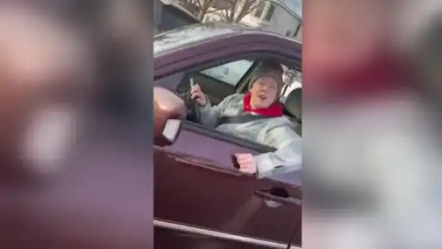 Ново видео 18+ показва мига, в който агент на ICE застрелва майка в Минеаполис