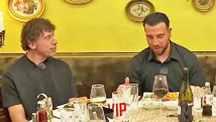 Чикагото закова Мути с гей въпрос, Манчев побесня Снимка
